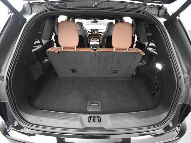 Photo of 2023 Infinite Black Metallic Clearcoat Lincoln Aviator