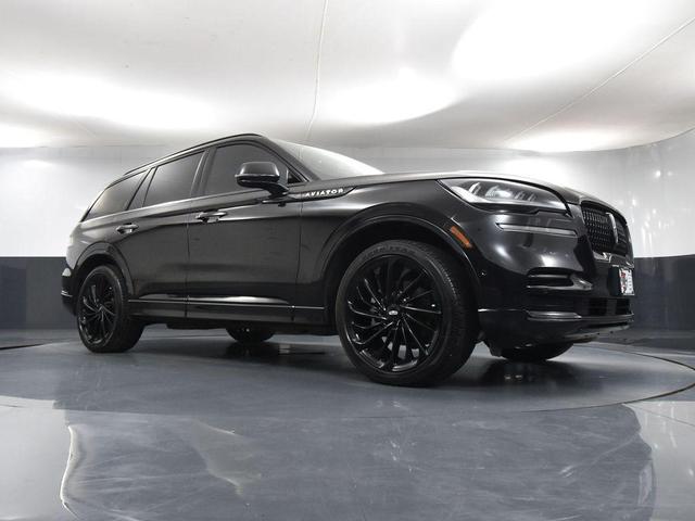 Photo of 2023 Infinite Black Metallic Clearcoat Lincoln Aviator