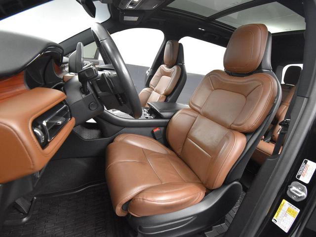 Photo of 2023 Infinite Black Metallic Clearcoat Lincoln Aviator