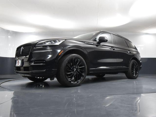 Photo of 2023 Infinite Black Metallic Clearcoat Lincoln Aviator