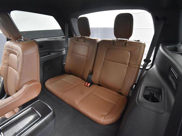 Photo of 2023 Infinite Black Metallic Clearcoat Lincoln Aviator