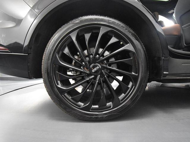Photo of 2023 Infinite Black Metallic Clearcoat Lincoln Aviator