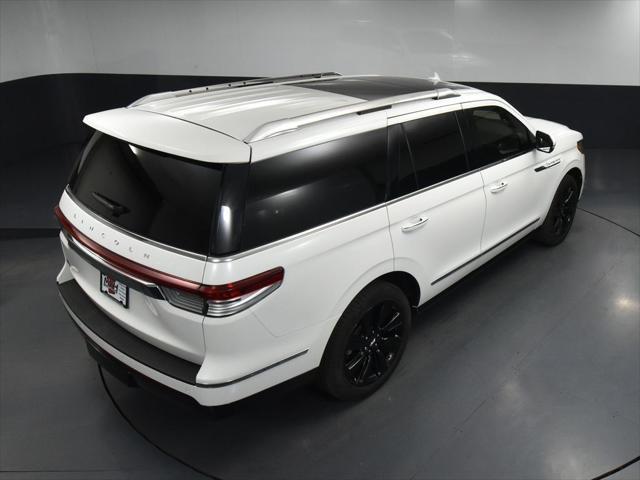 Photo of 2024 Pristine White Metallic Tri-Coat Lincoln Navigator