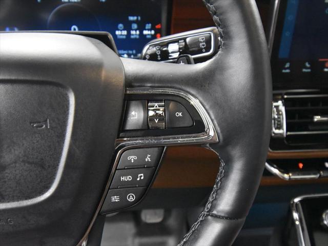 Photo of 2024 Pristine White Metallic Tri-Coat Lincoln Navigator