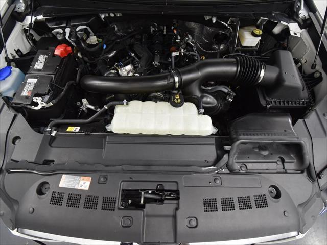 Photo of 2024 Pristine White Metallic Tri-Coat Lincoln Navigator