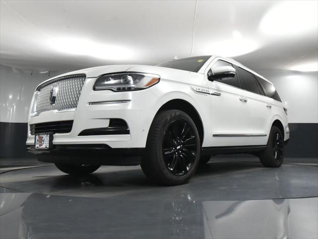 Photo of 2024 Pristine White Metallic Tri-Coat Lincoln Navigator
