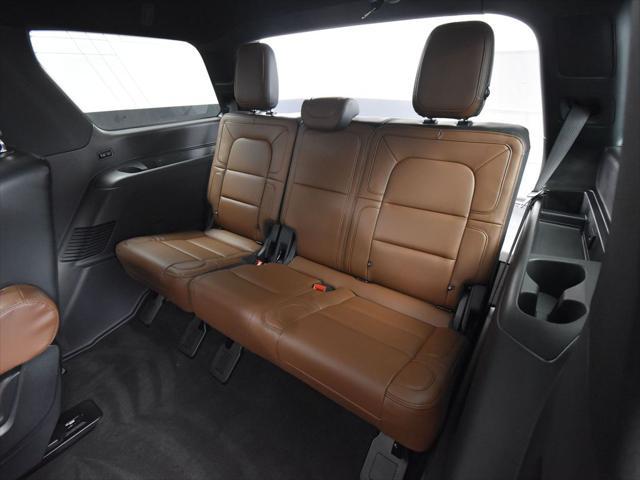 Photo of 2024 Pristine White Metallic Tri-Coat Lincoln Navigator