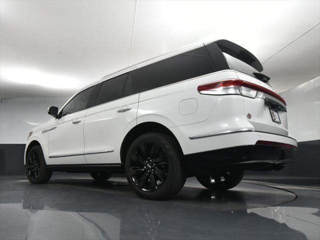 Photo of 2024 Pristine White Metallic Tri-Coat Lincoln Navigator