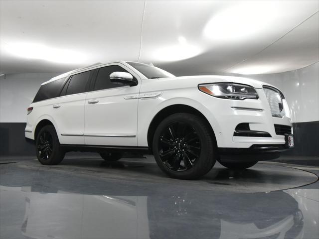 Photo of 2024 Pristine White Metallic Tri-Coat Lincoln Navigator