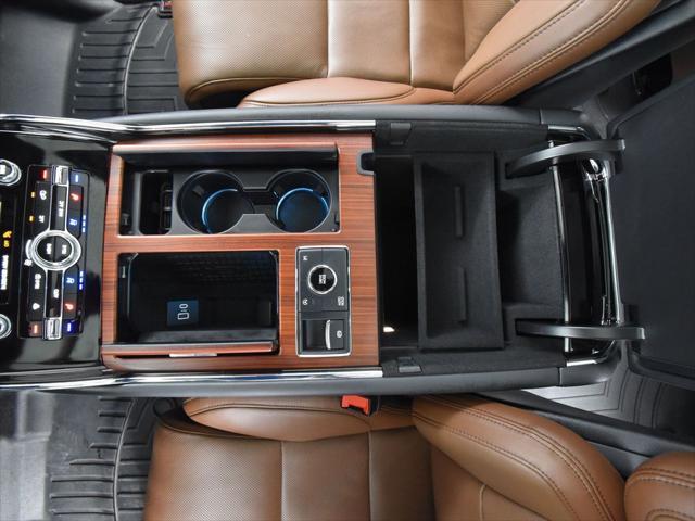 Photo of 2024 Pristine White Metallic Tri-Coat Lincoln Navigator