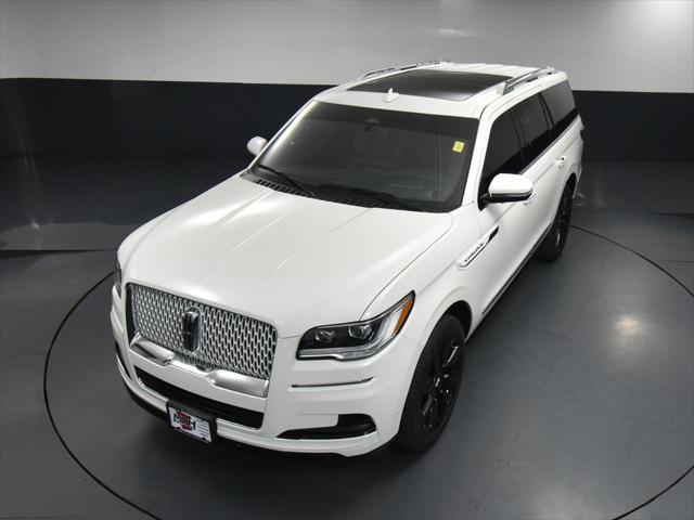Photo of 2024 Pristine White Metallic Tri-Coat Lincoln Navigator