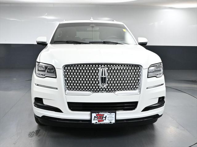 Photo of 2024 Pristine White Metallic Tri-Coat Lincoln Navigator