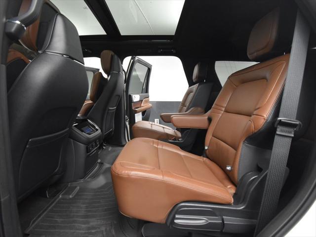 Photo of 2024 Pristine White Metallic Tri-Coat Lincoln Navigator