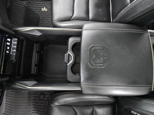 Photo of 2022 Granite Crystal Metallic Clearcoat RAM 1500