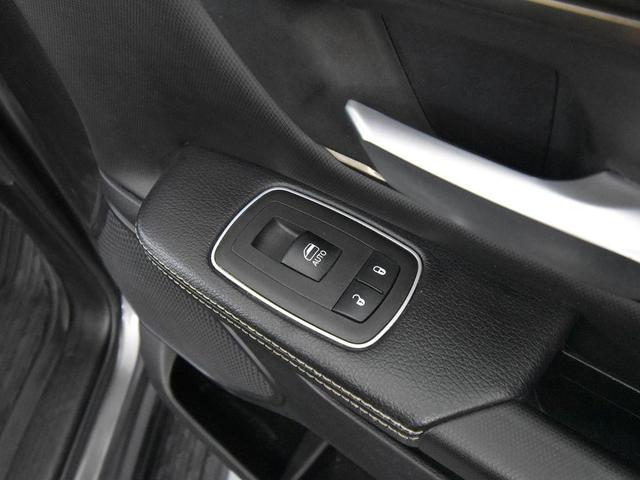 Photo of 2022 Granite Crystal Metallic Clearcoat RAM 1500