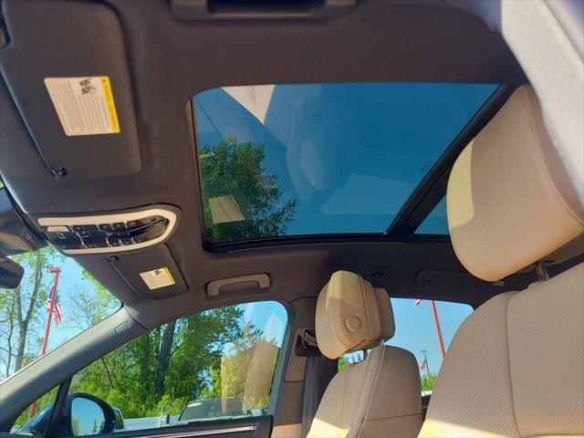 Photo of 2022 Night Blue Metallic Porsche Macan