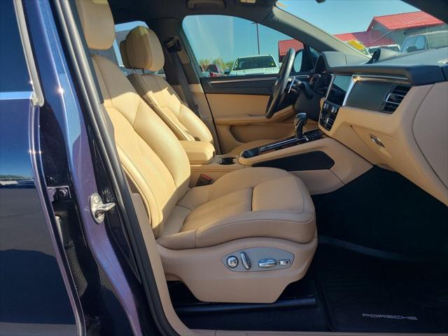 Photo of 2022 Night Blue Metallic Porsche Macan