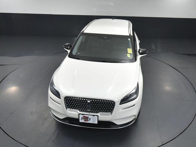 Photo of 2022 Pristine White Metallic Tri-Coat Lincoln Corsair