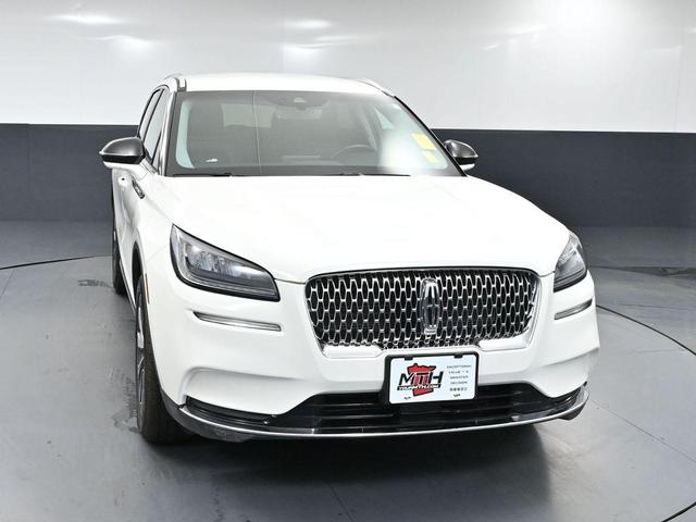 Photo of 2022 Pristine White Metallic Tri-Coat Lincoln Corsair