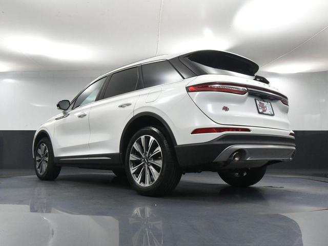 Photo of 2022 Pristine White Metallic Tri-Coat Lincoln Corsair