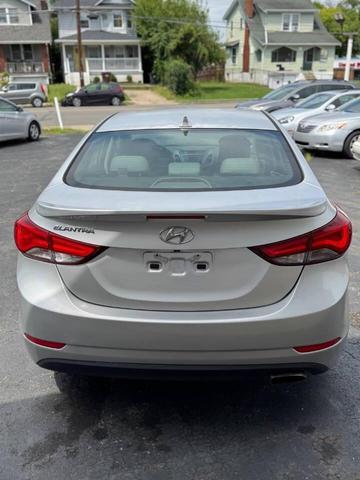 Photo of 2015 Shimmering Silver Hyundai ELANTRA