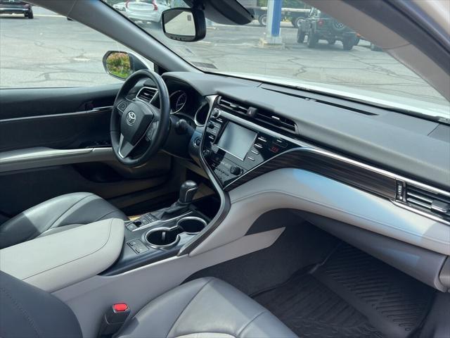 Photo of 2018 Super White Toyota Camry