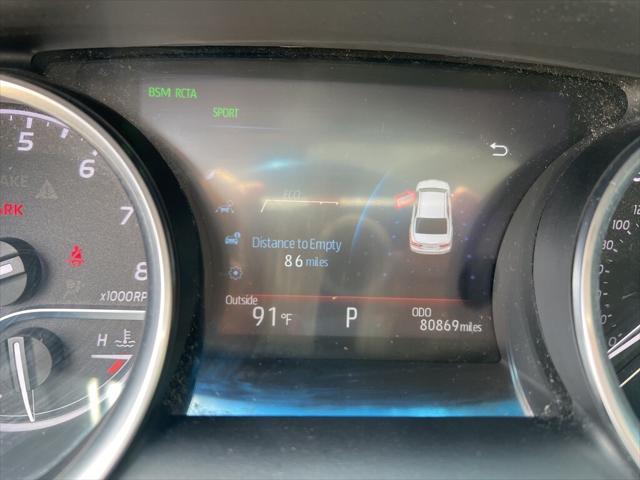 Photo of 2018 Super White Toyota Camry