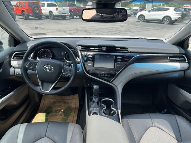 Photo of 2018 Super White Toyota Camry