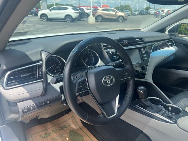 Photo of 2018 Super White Toyota Camry