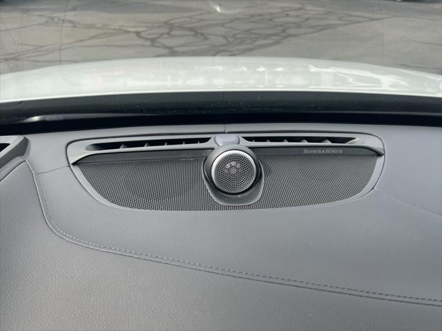 Photo of 2023 Crystal White Metallic Volvo XC90