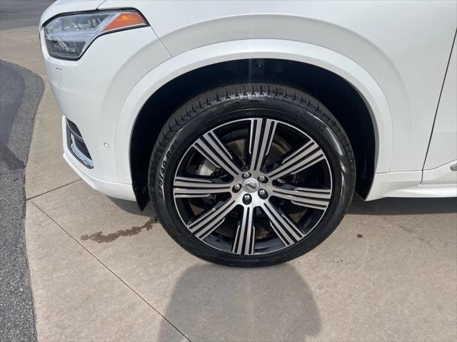 Photo of 2023 Crystal White Metallic Volvo XC90