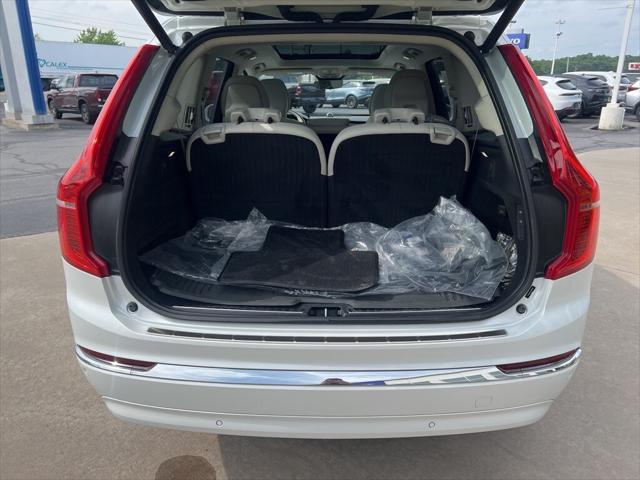 Photo of 2023 Crystal White Metallic Volvo XC90