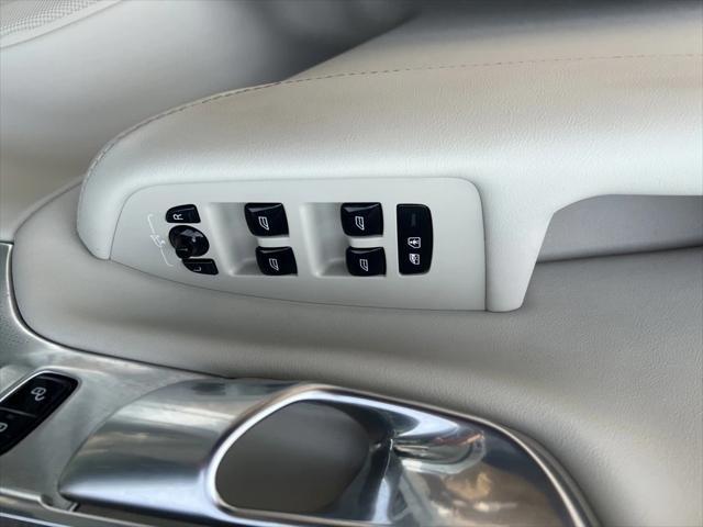 Photo of 2023 Crystal White Metallic Volvo XC90
