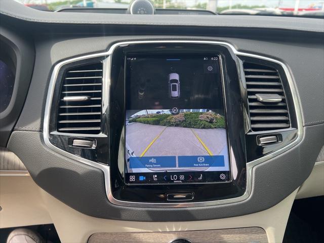 Photo of 2023 Crystal White Metallic Volvo XC90
