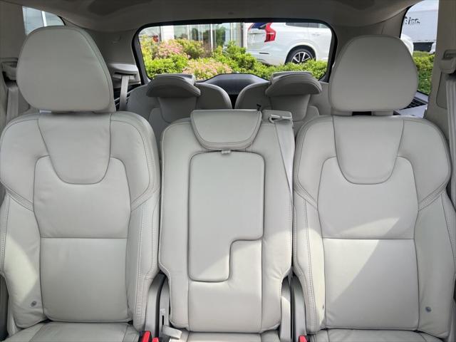 Photo of 2023 Crystal White Metallic Volvo XC90