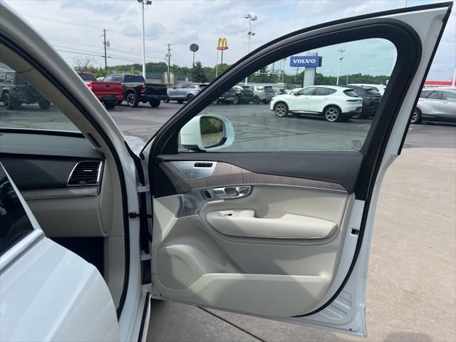 Photo of 2023 Crystal White Metallic Volvo XC90