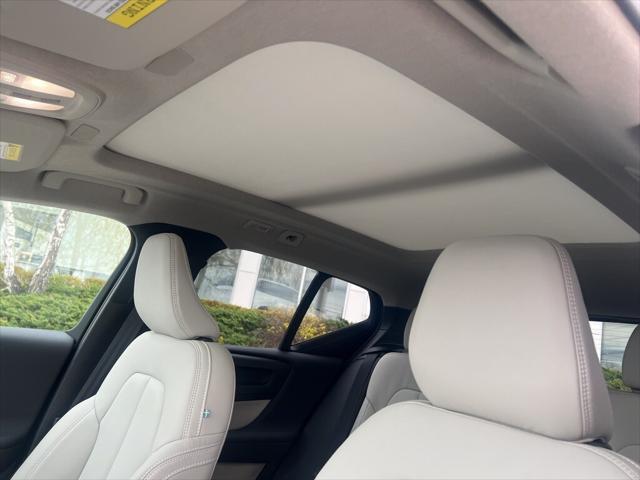 Photo of 2025 Onyx Black Volvo XC40