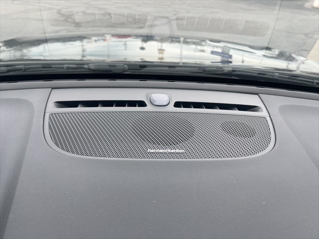 Photo of 2025 Onyx Black Volvo XC40