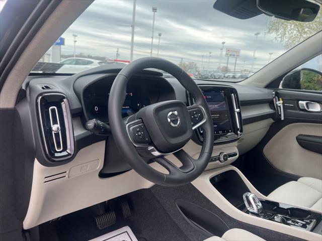 Photo of 2025 Onyx Black Volvo XC40