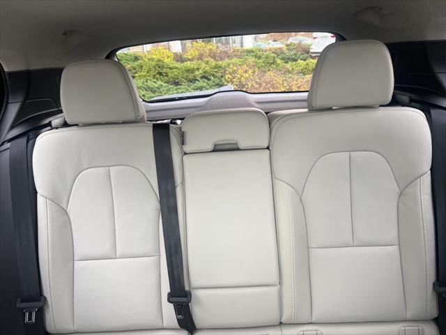 Photo of 2025 Onyx Black Volvo XC40