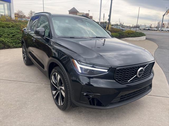 Photo of 2025 Onyx Black Volvo XC40
