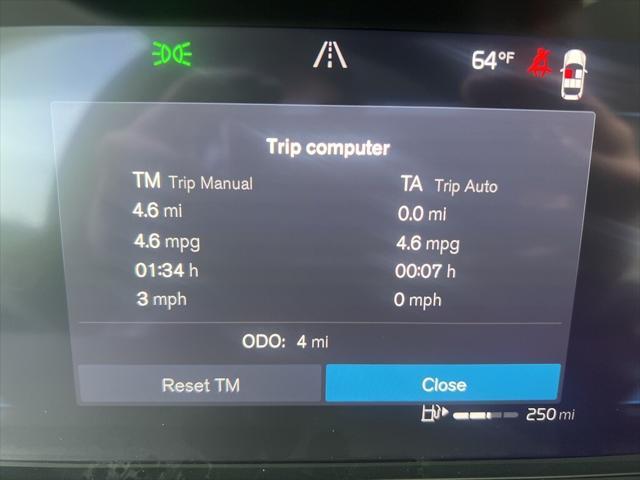 Photo of 2025 Onyx Black Volvo XC40