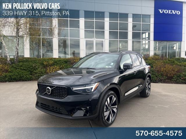 Photo of 2025 Onyx Black Volvo XC40