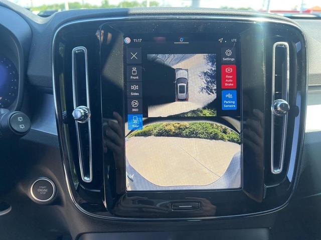 Photo of 2026 Vapour Gray Volvo XC40