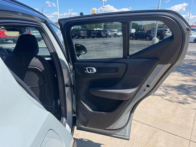Photo of 2026 Vapour Gray Volvo XC40