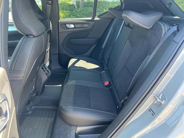 Photo of 2026 Vapour Gray Volvo XC40