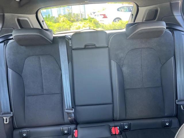 Photo of 2026 Vapour Gray Volvo XC40