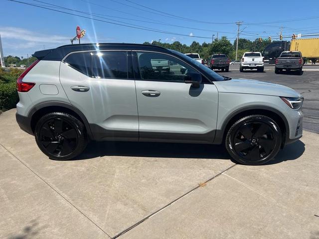 Photo of 2026 Vapour Gray Volvo XC40