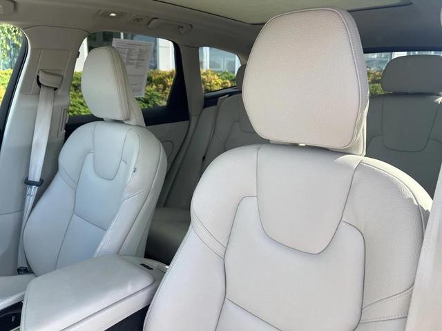 Photo of 2024 Denim Blue Metallic Volvo XC60
