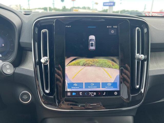 Photo of 2025 Vapour Gray Metallic Volvo XC40